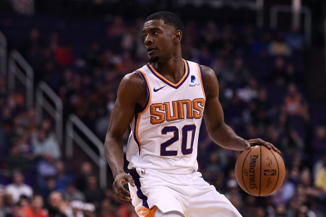 老鹰成功挑战丹尼尔斯犯规判罚